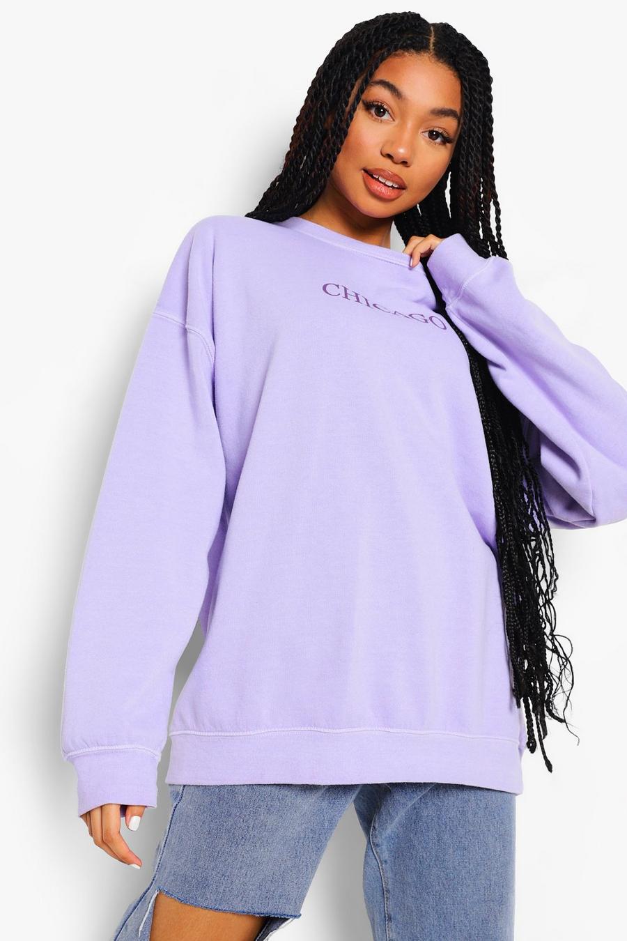 Überfärbtes Sweatshirt in Übergröße mit „Chicago“-Print , Flieder image number 1