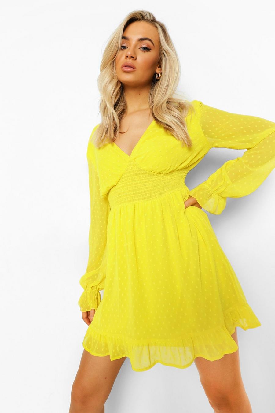 צהוב שמלת סקייטר עם רשת מבד דובי, כיווצים במותניים וצווארון וי image number 1