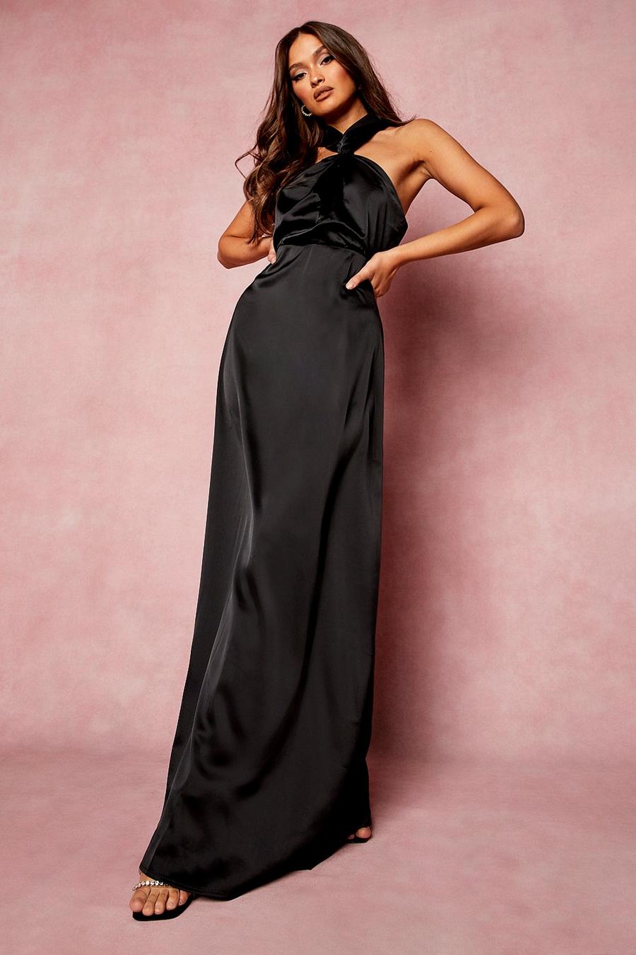 שחור שמלת שושבינות מקסי מסאטן עם פיתול וצווארון קולר image number 1