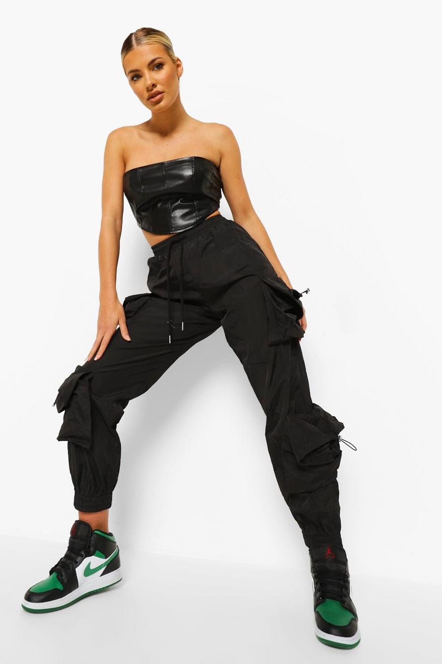 Pantalón deportivo de tela shell con bolsillos, Black image number 1