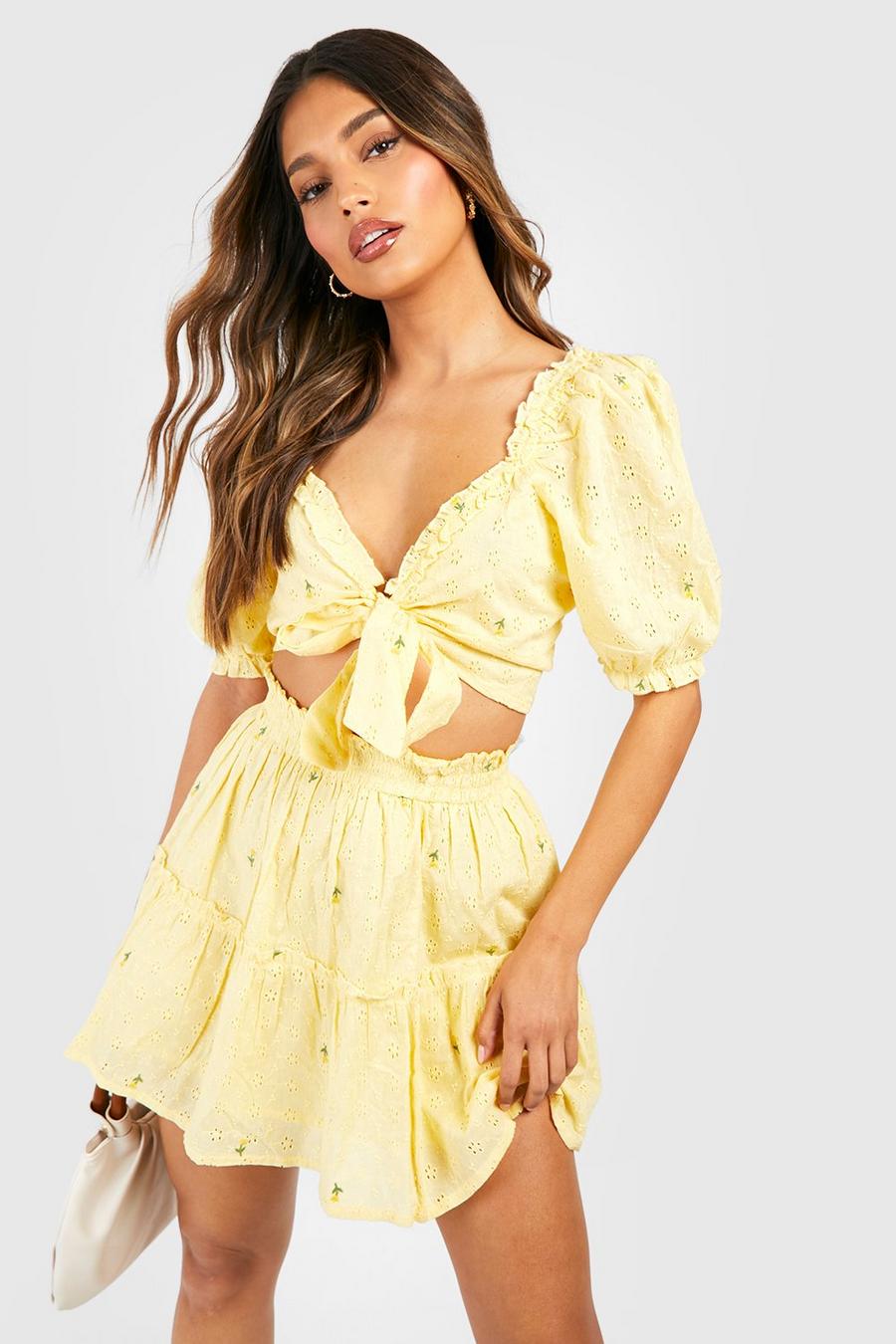 לימון amarillo חצאית פרחונית עם מכפלת מלמלה וטופ בסריגת ברודרי 
