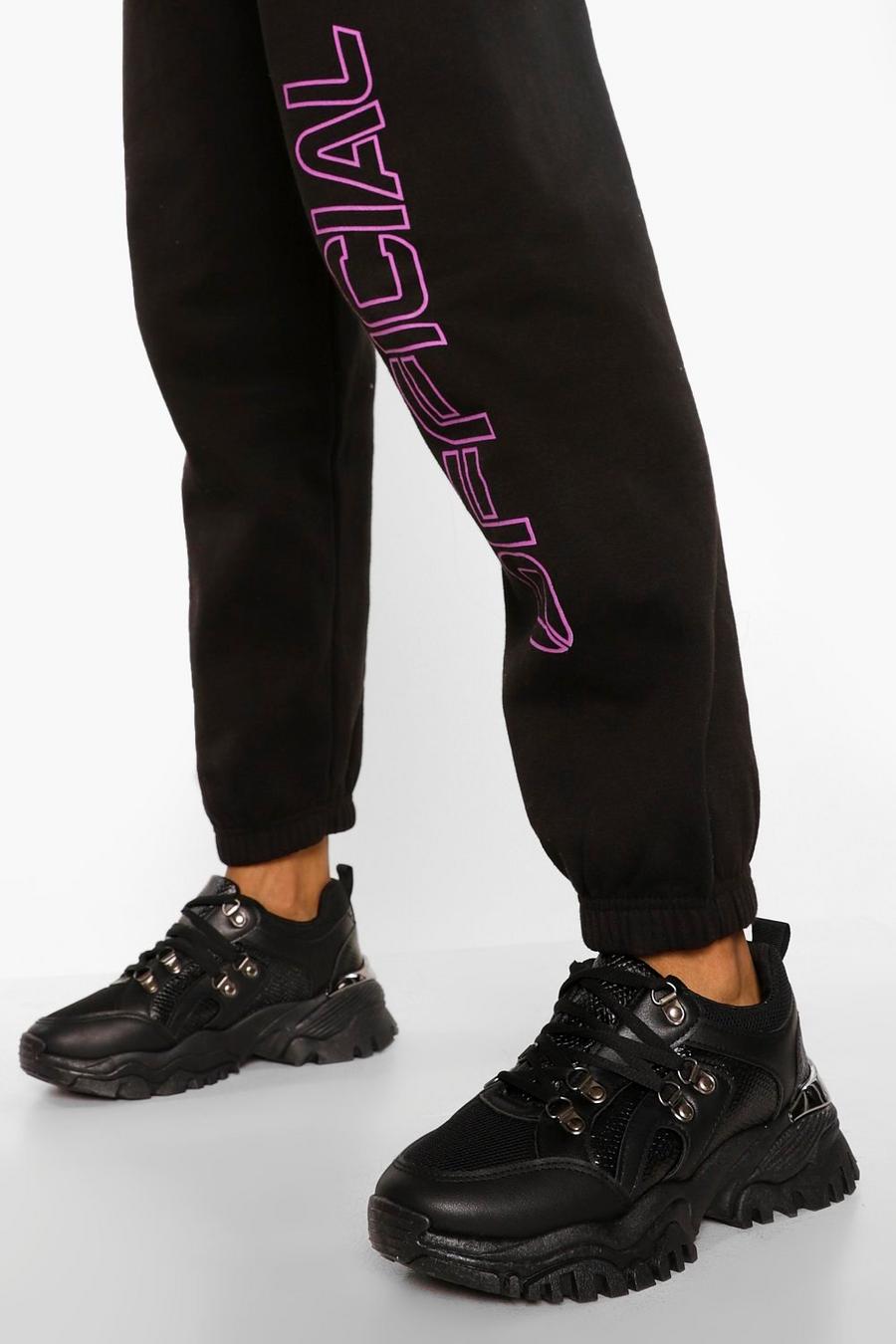 Chunky Sneakers with Jogger pants
