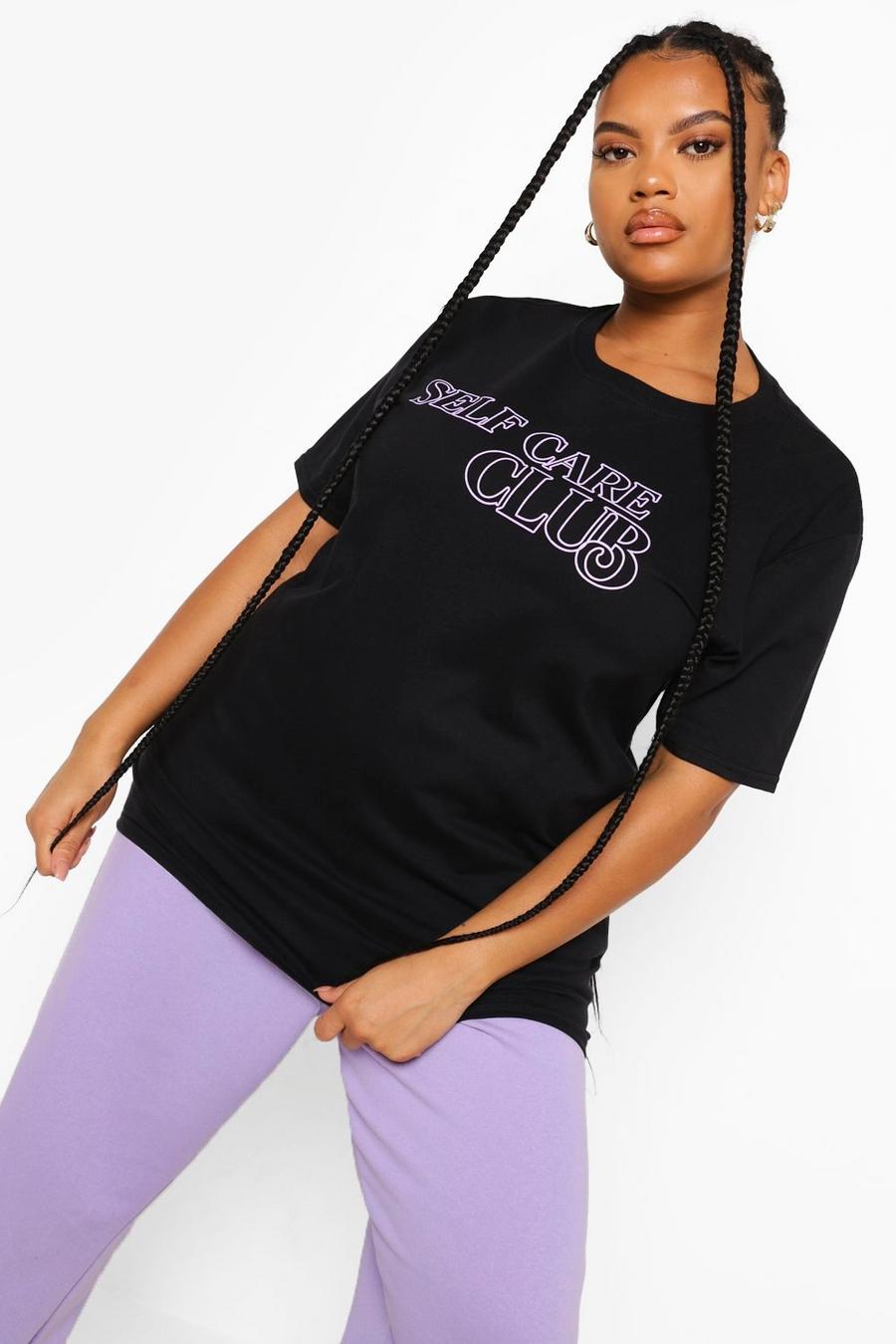 Plus T-Shirt mit „Self Care Club“-Slogan, Schwarz image number 1