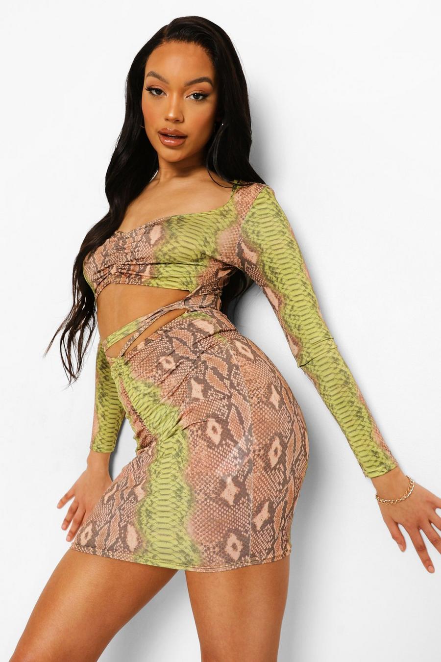 Mini-Kleid aus glänzendem Jersey mit Schlangen-Print und Rüschenfront, Grün image number 1