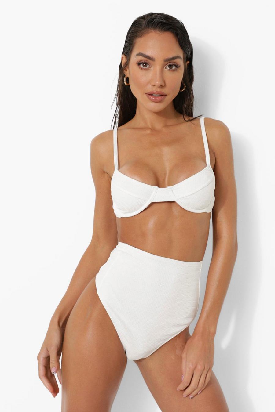 Texturierte Bikinihose mit hohem Bund, White image number 1