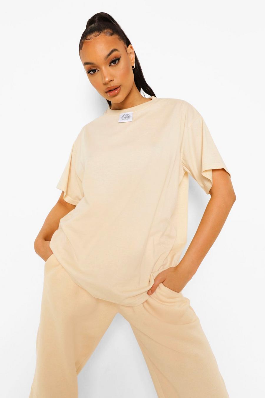 T-shirt oversize con etichetta con scritta Woman , Pietra image number 1