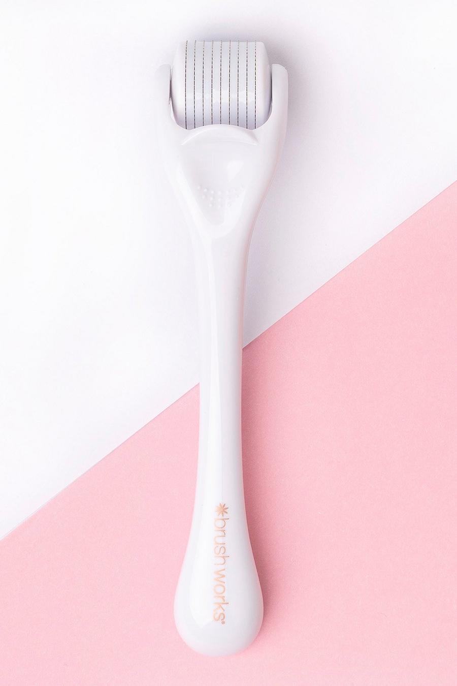 White weiß Brushworks Micro Needle Derma Face Roller
