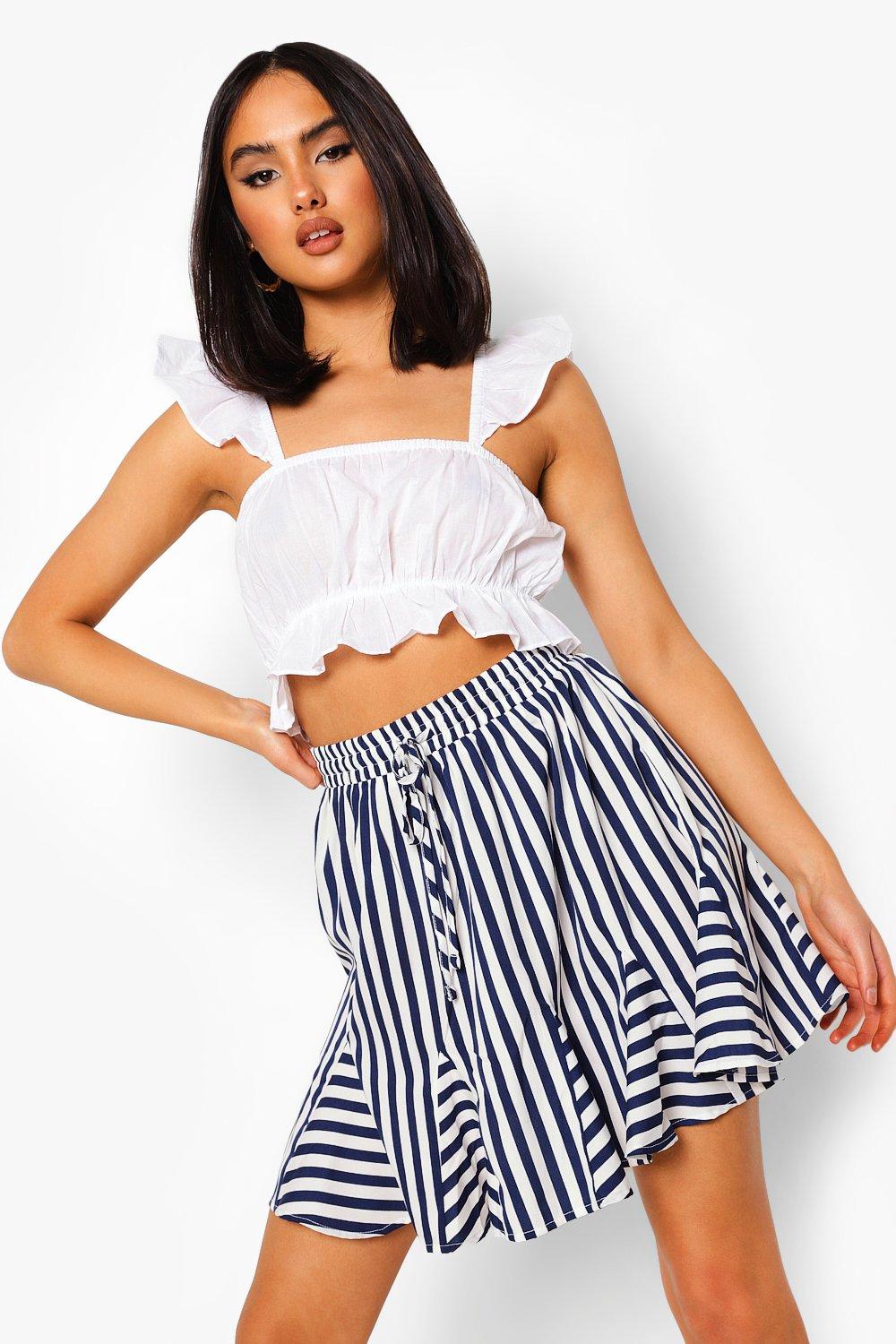 Pleated black and outlet white striped mini skirt