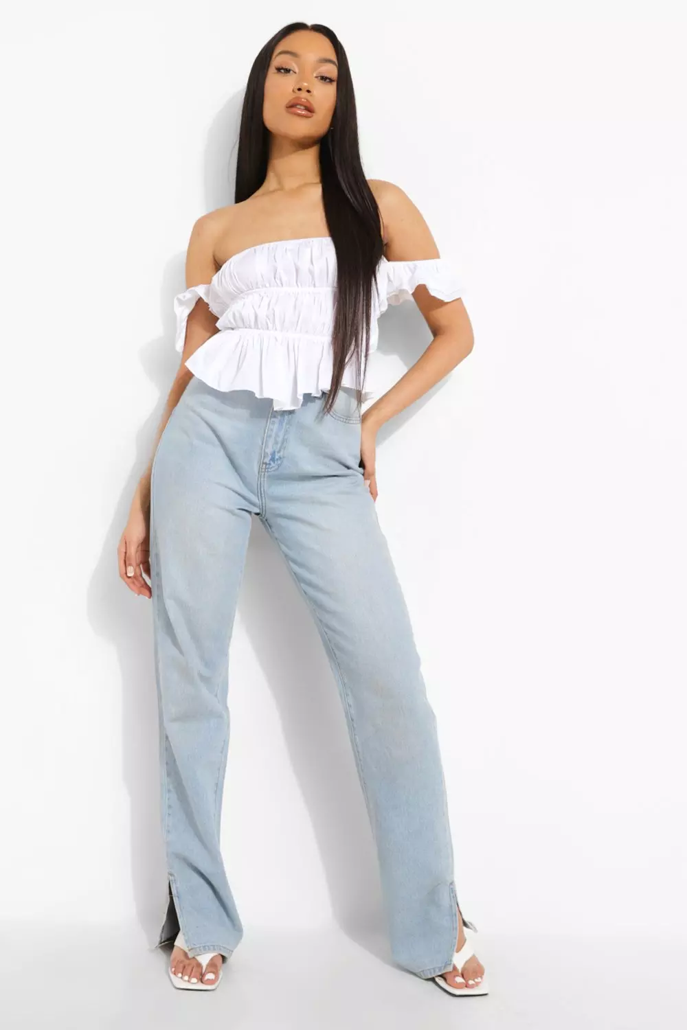 White Shirred Short Bardot Crop Top صورة بديلة