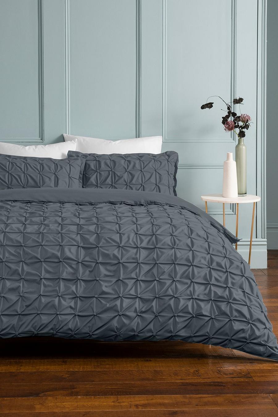 Charcoal Grey Rouched Pleat Single Duvet Set image number 1