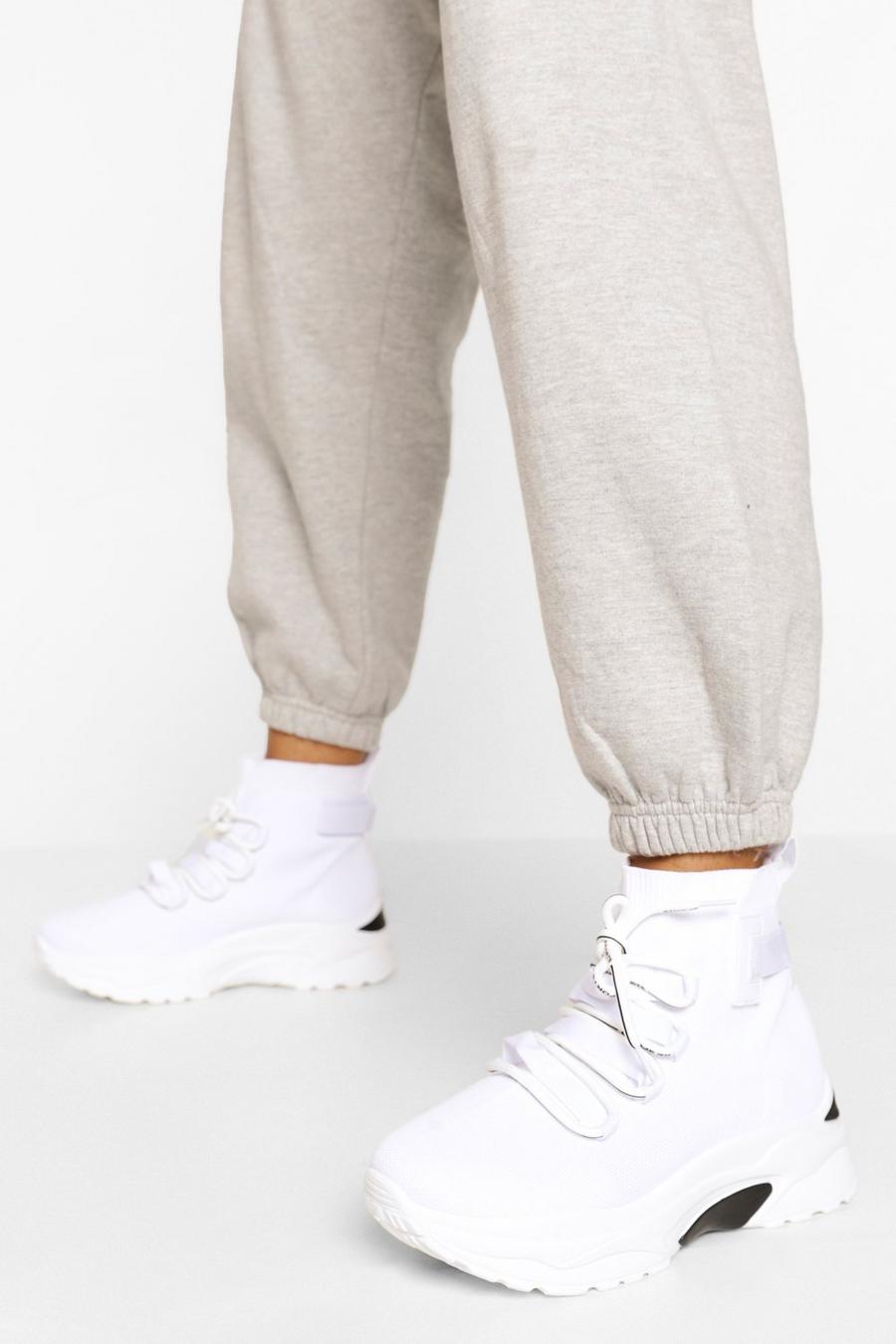 White Sneakers i sockmodell med snörning image number 1