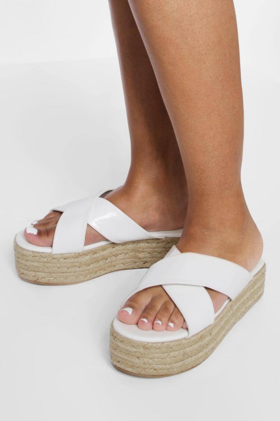 White Sandaler med flatformsula och bred passform image number 1