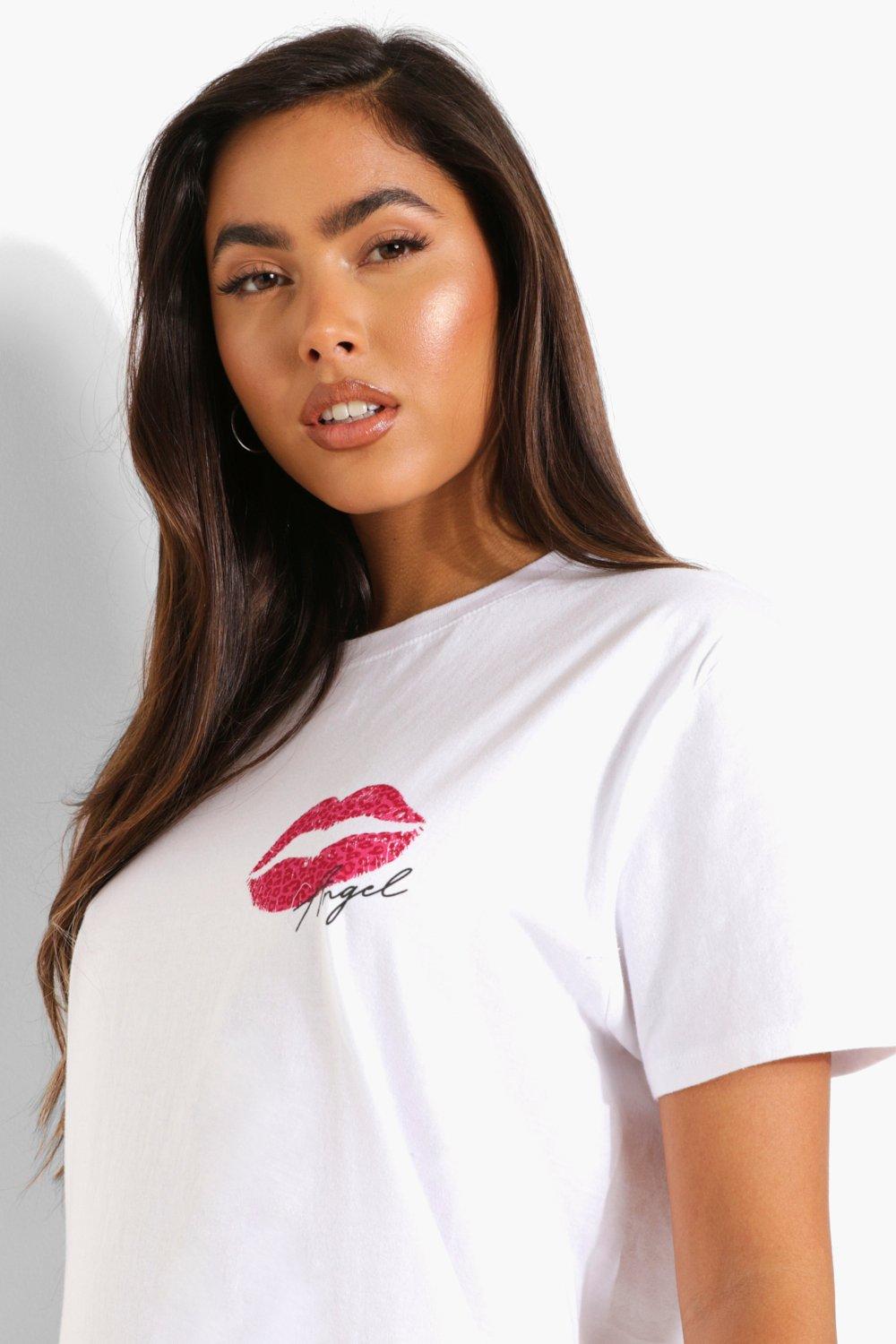 T shirt dress store with lips