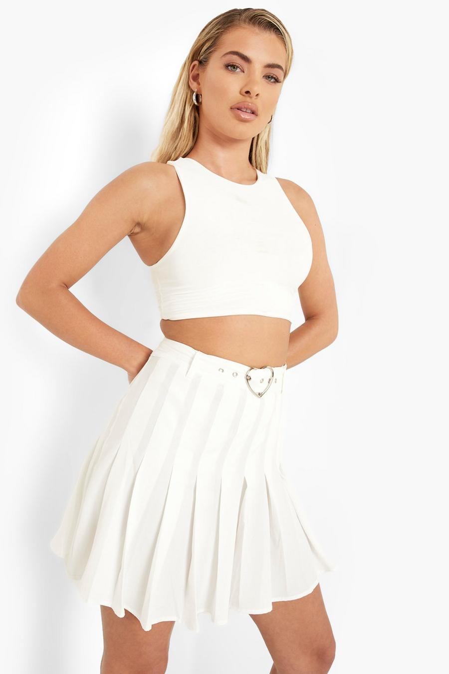 לבן חצאית טניס ארוגה עם חגורה עם אבזם לב image number 1