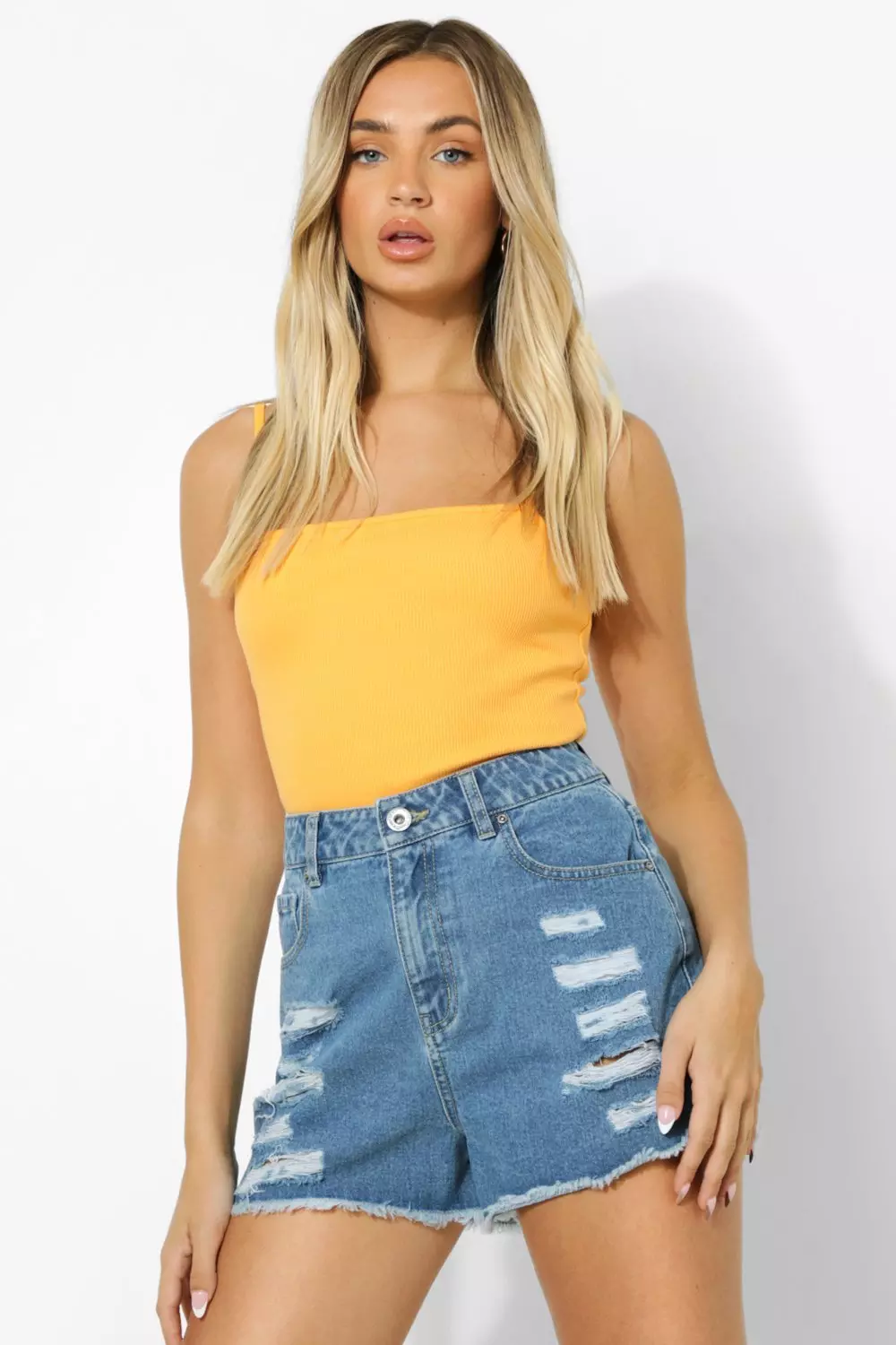 Jeansshorts Mit Rissen Und Hohem Bund Boohoo