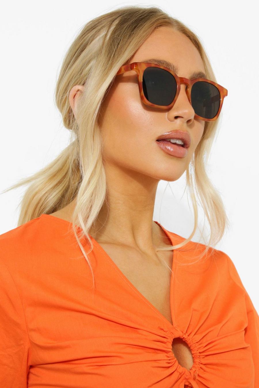 Brown Tort Oversized Classic Sunglasses image number 1