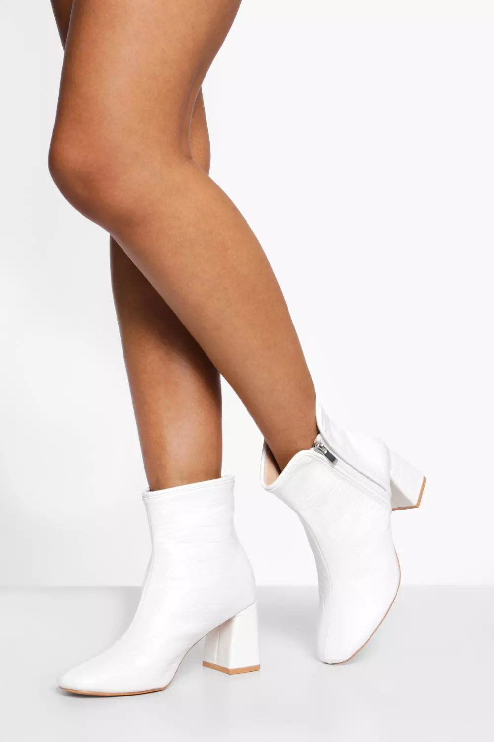 Boohoo white boots hotsell