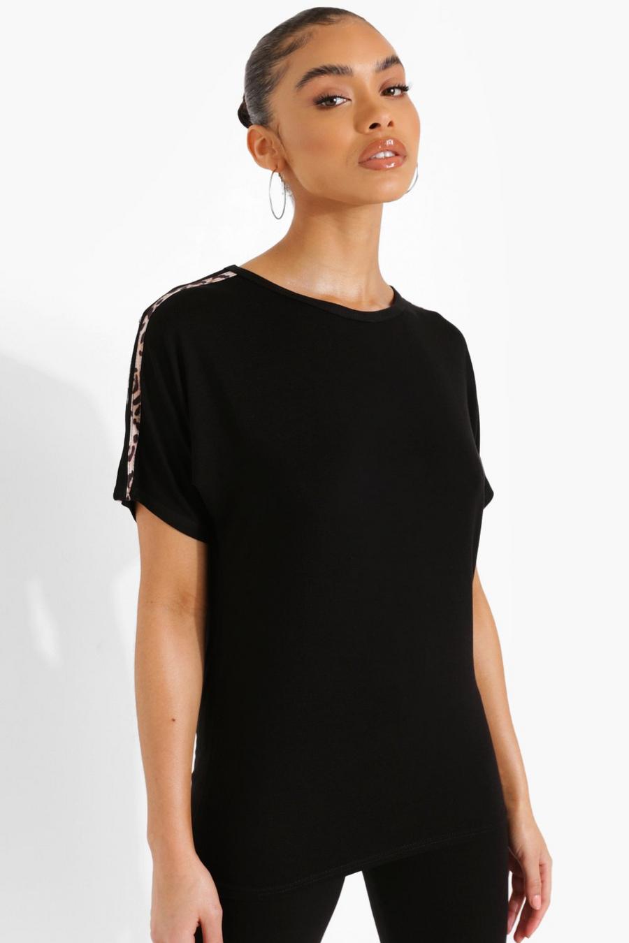 Black Oversize t-shirt med leopardmönstrade ränder image number 1