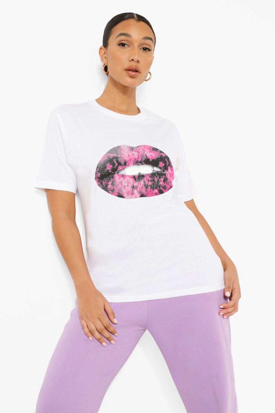 White Purple Lips Printed Oversized T-shirt image number 1