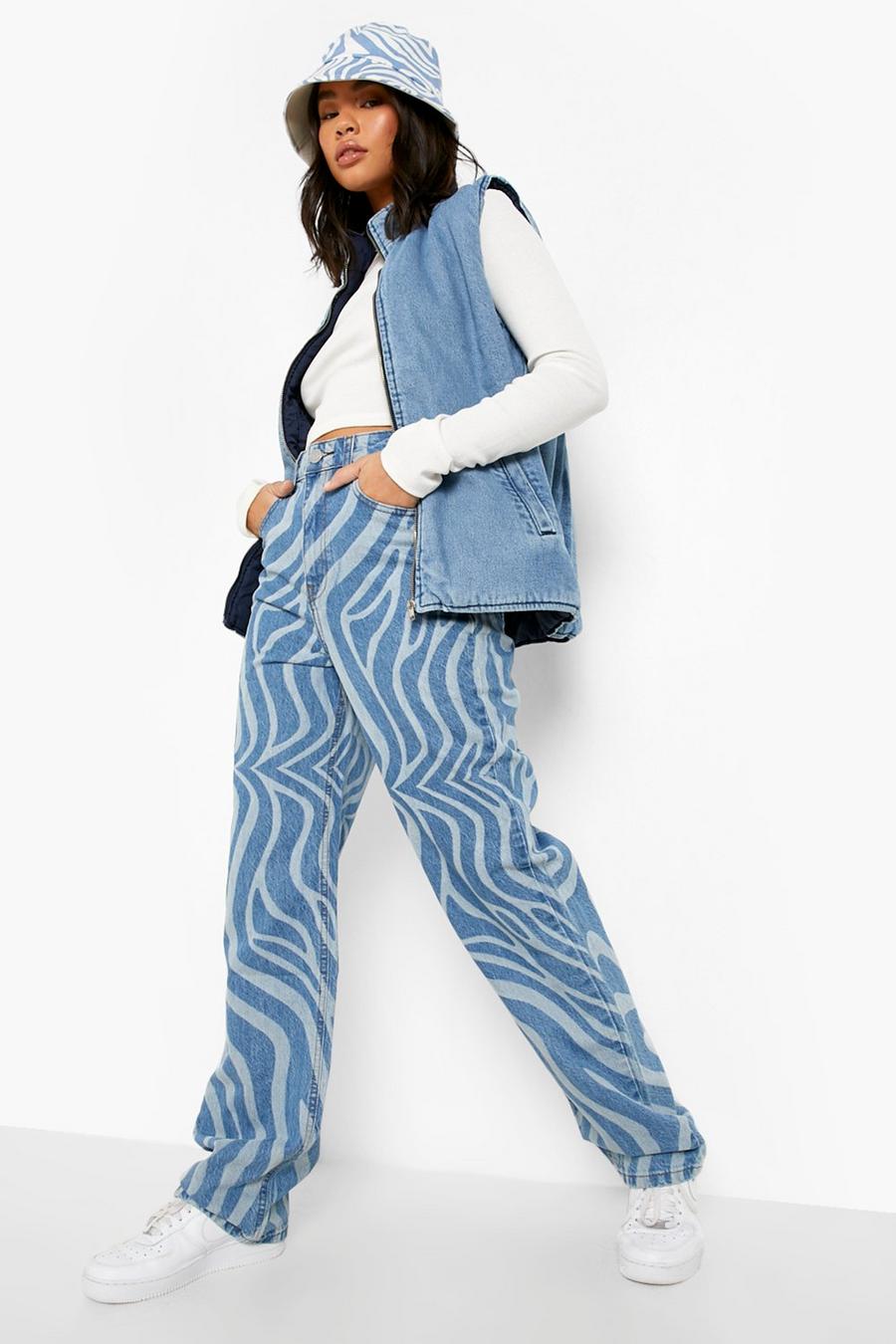 כחול ביניים ג׳ינס בגזרת בויפרנד high waist עם הדפס ספירלה image number 1