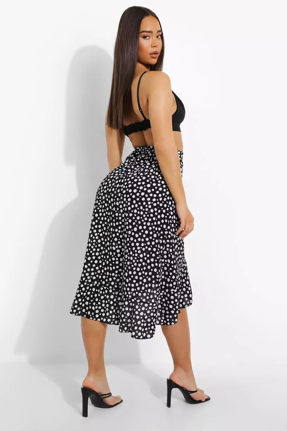 Boohoo exclusive satin wrap midi skirt in spot print store