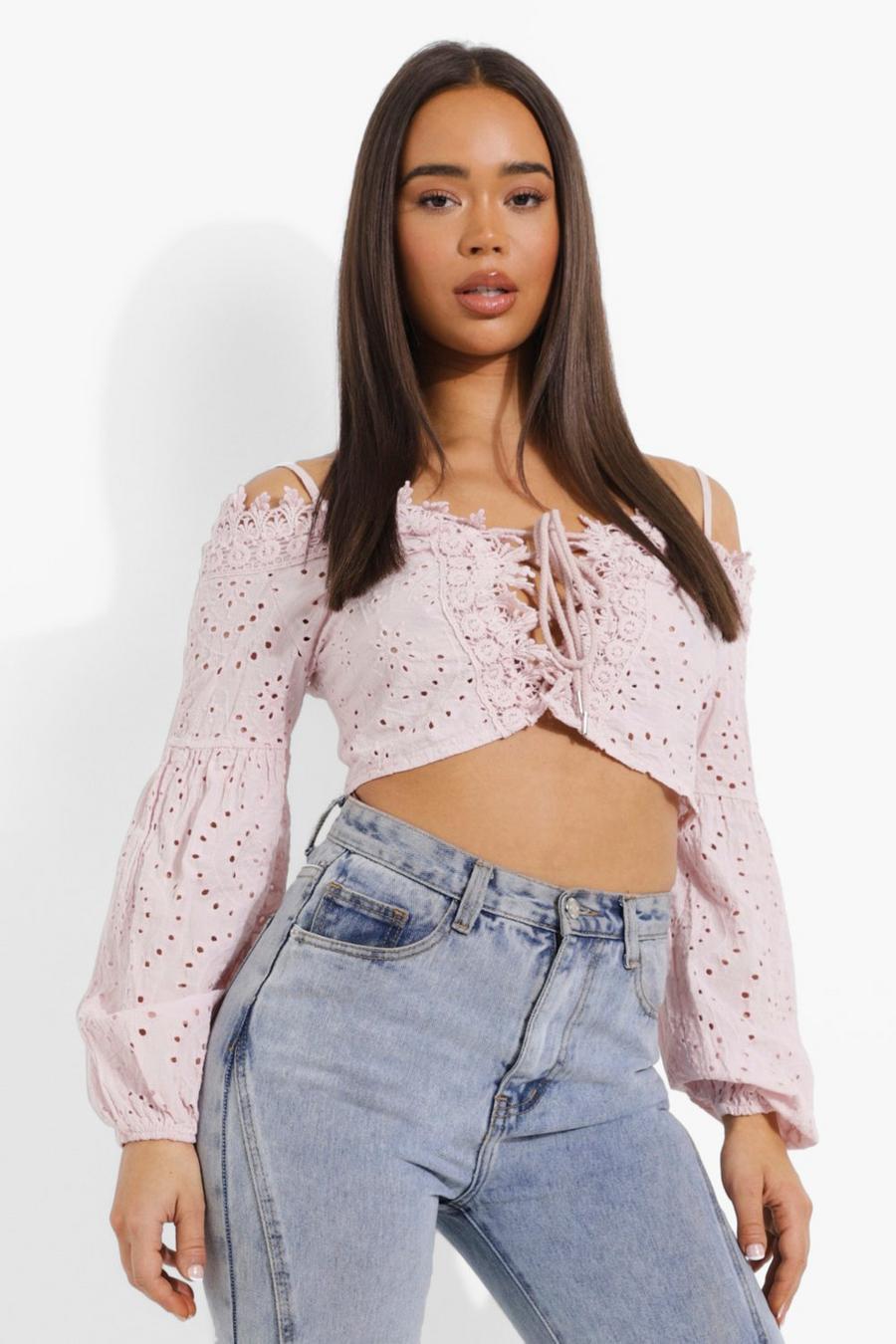 Blush Crop top med broderie anglaise image number 1
