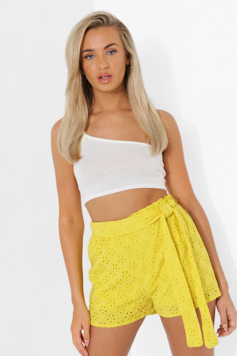Lime Broderie Anglaise Shorts Met Ceintuur image number 1