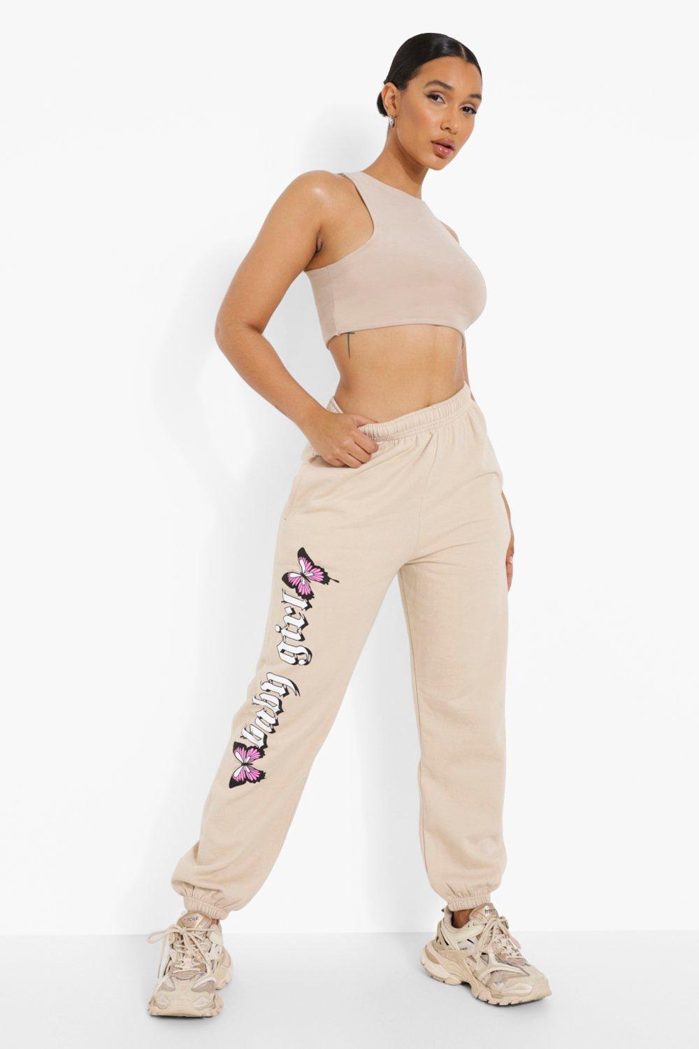 Jogginghose mit Baby Girl Print boohoo DE