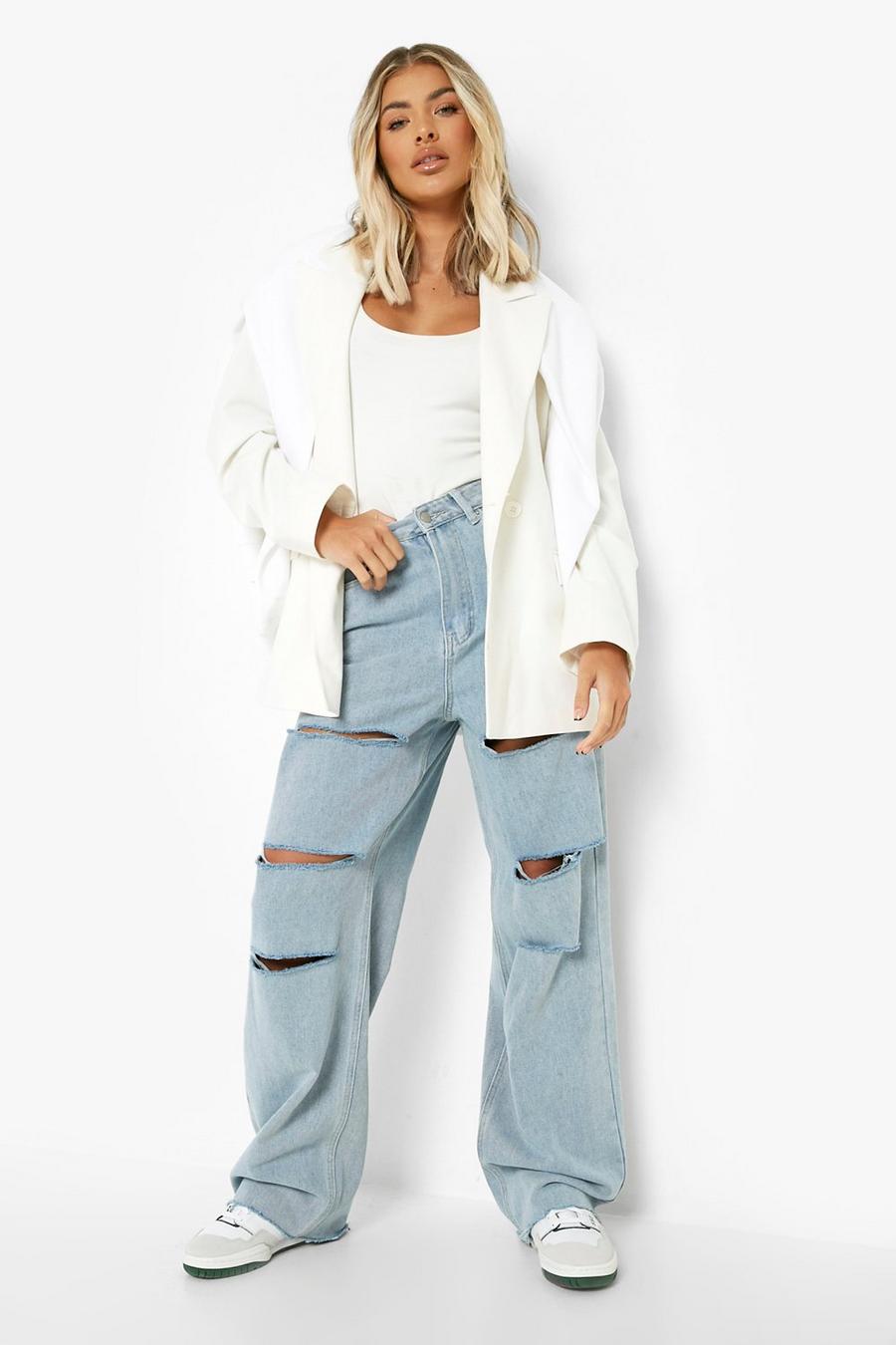 דהוי קלות ג'ינס בגזרת בויפרנד עם חתכים מרובים image number 1