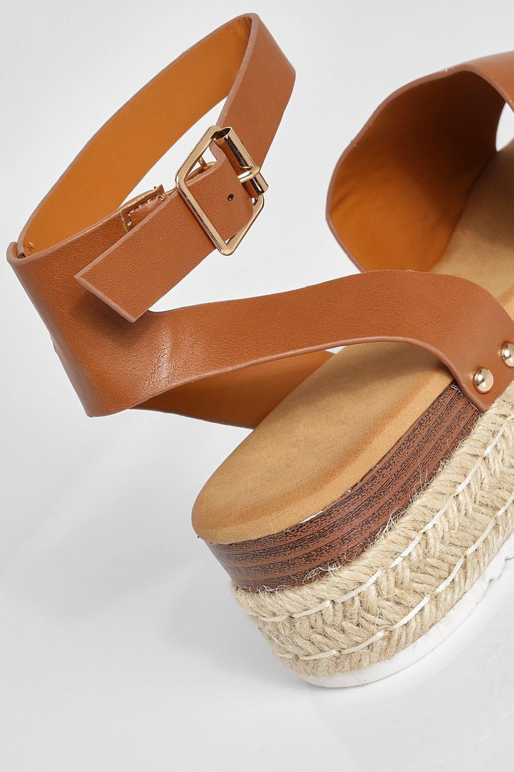 Espadrilles a talons compenses en deux parties boohoo FR