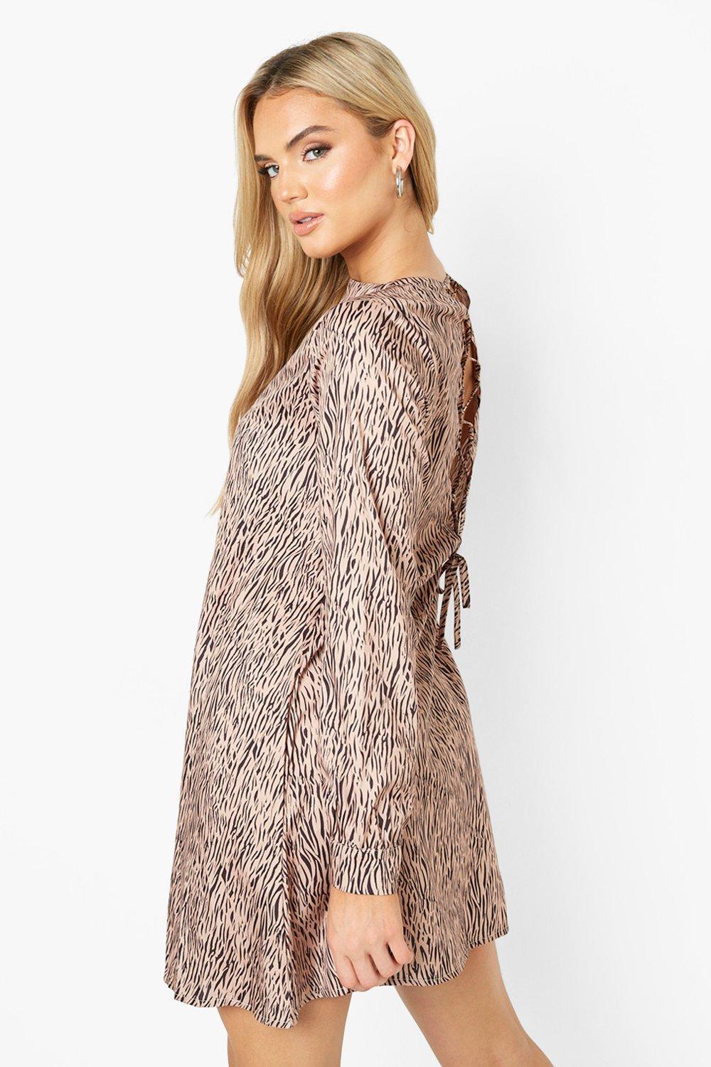 Boohoo animal print hot sale shift dress