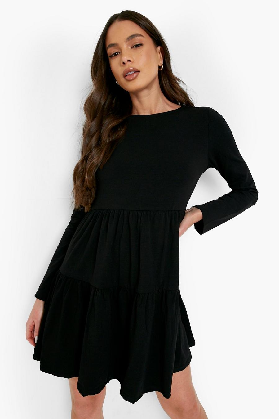 Black svart Långärmad klänning med veckad kjol