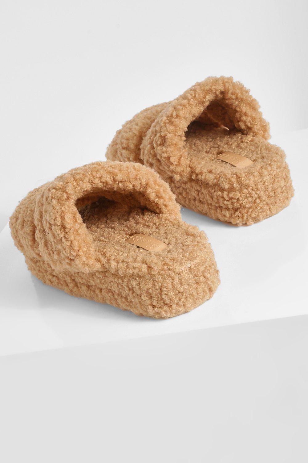 Luxury Autumn Designer Teddy Plush Shearling Slippers Womens Sandals For  Men And Women Classic L Couple Shoes, Flat Slides, And Flip Flops By A Top  Brand From Earlove_store, $51.59