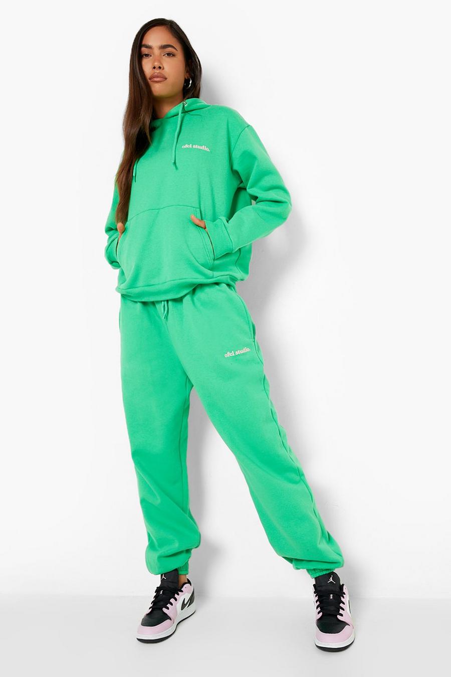 Green Oversized Contrast Embroidered Tracksuit image number 1