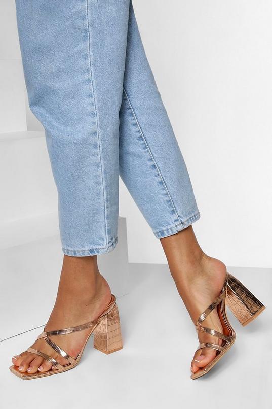 Boohoo Wide Fit Square Toe Metallic Croc Slider in Silver Blue Womens Flats and flat shoes Boohoo Flats and flat shoes 