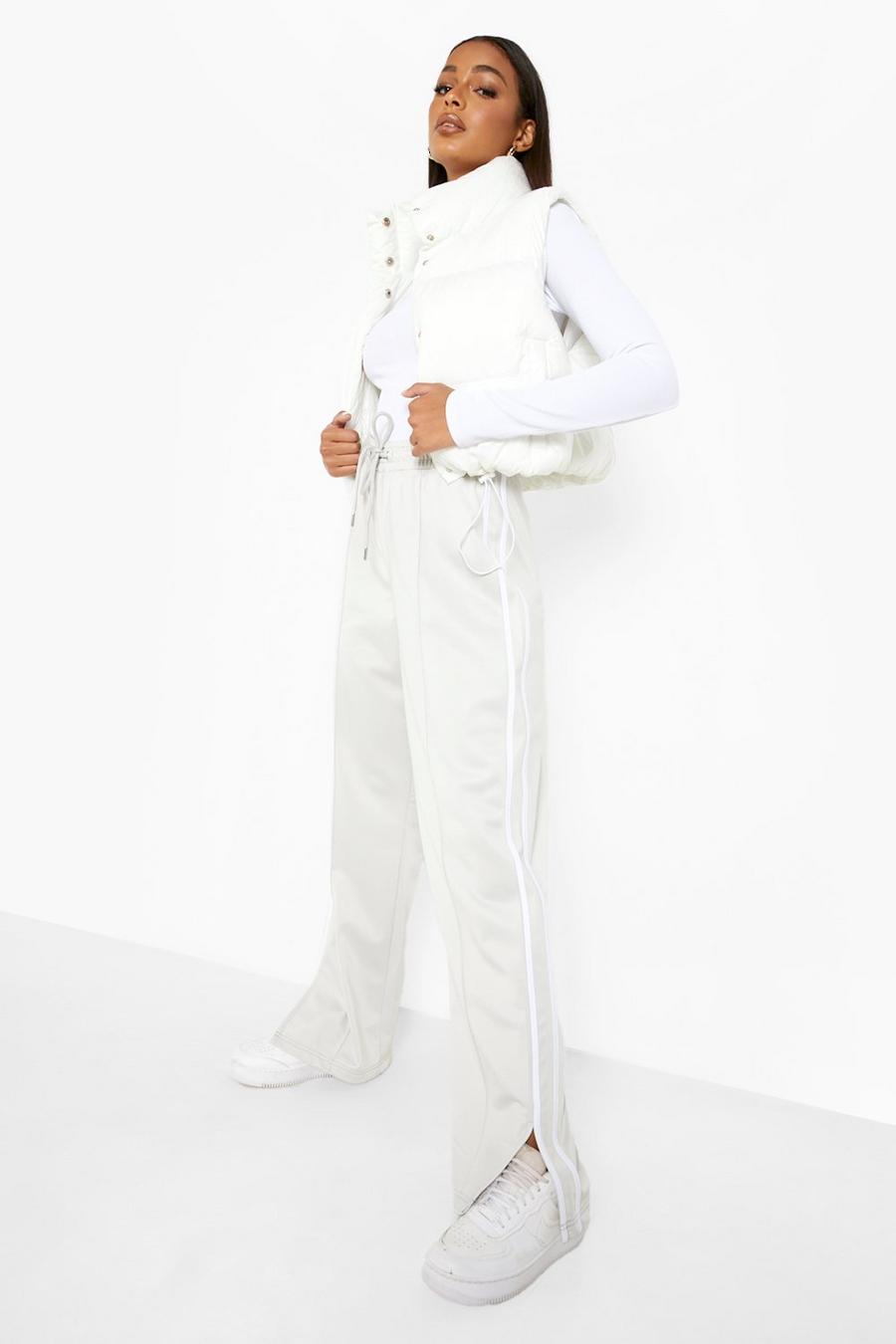 Pantalón deportivo de tejido por urdimbre con abertura en el bajo y franja lateral, Stone beige image number 1