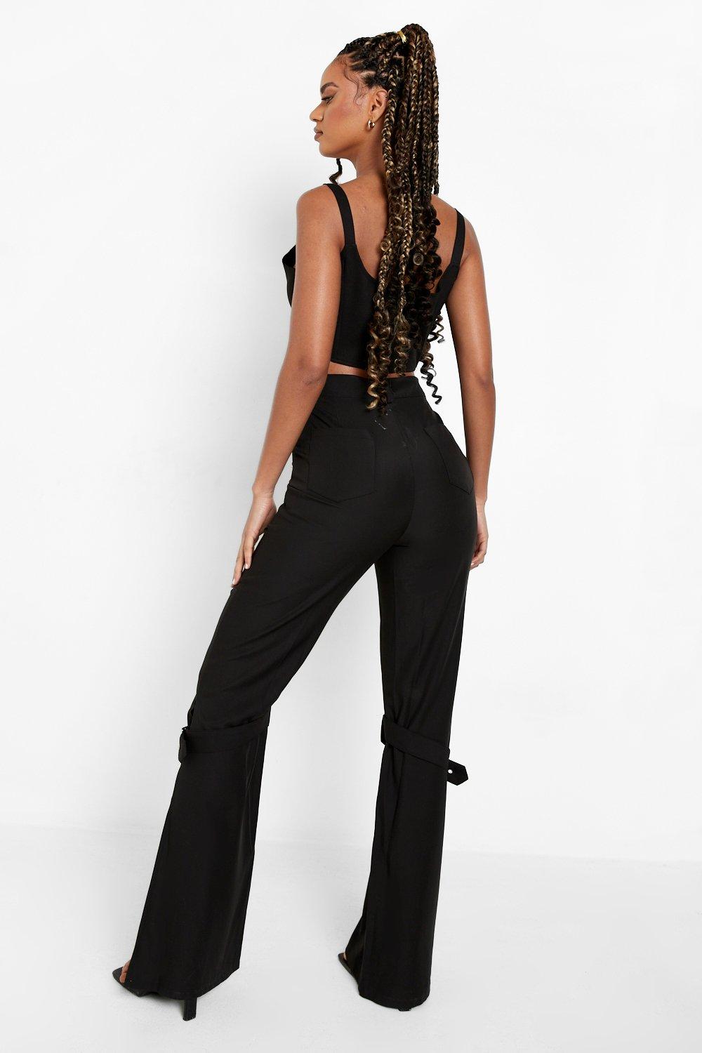 Pantalon droit avec boucles et fentes aux chevilles boohoo