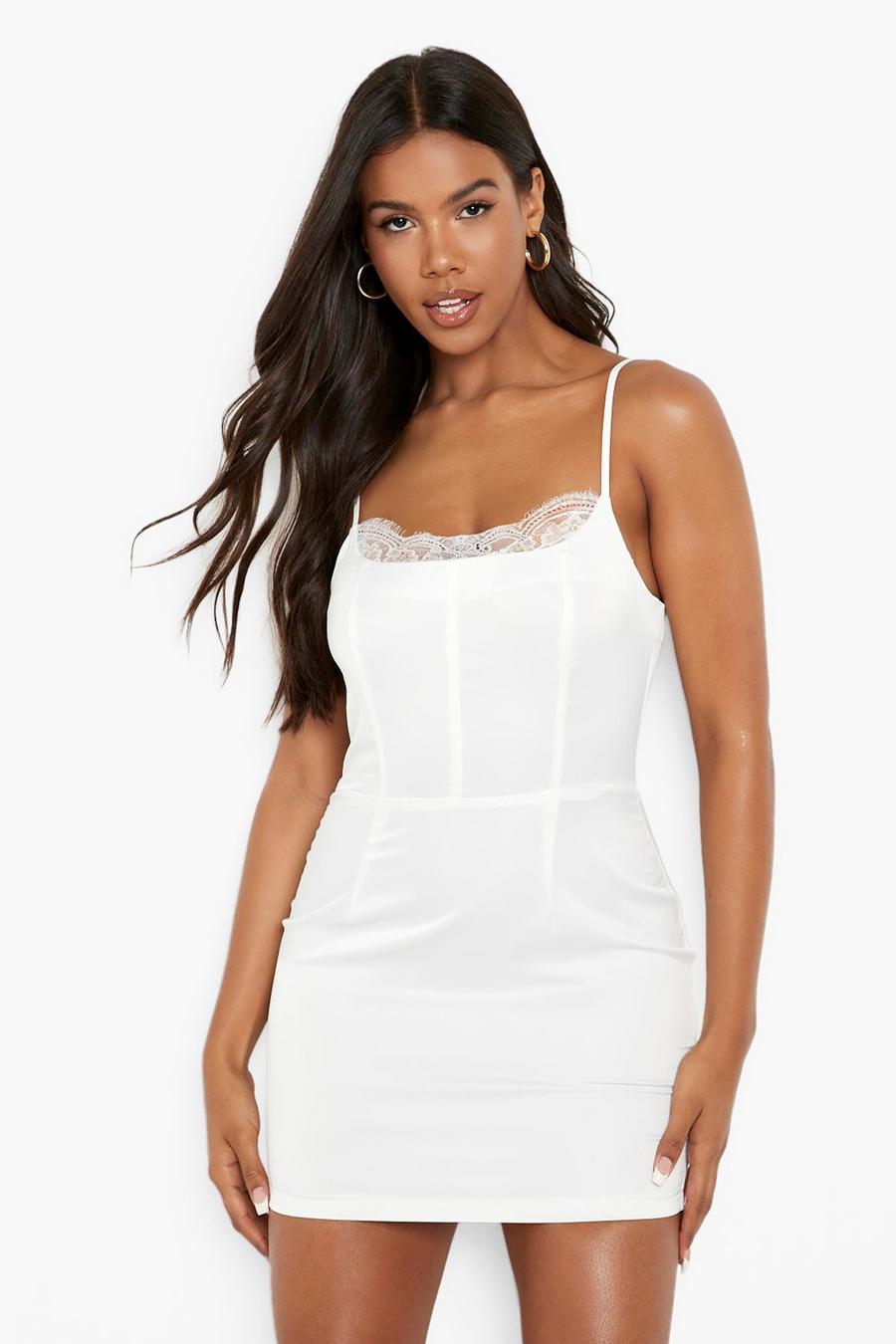 לבן שמלה מבד סאטן עם חלק עליון בסגנון מחוך ותחרה image number 1