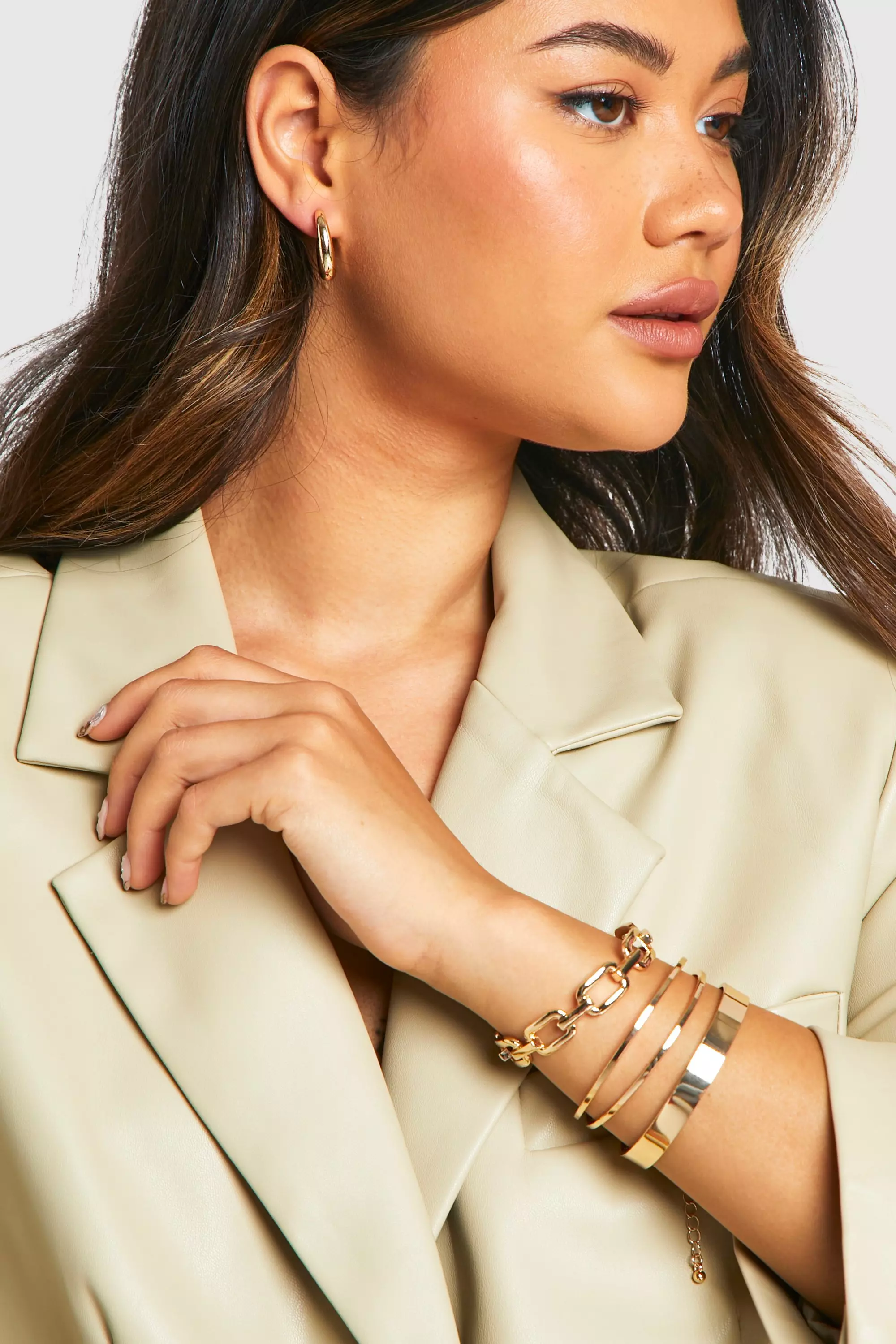 Gold Chunky Bangle Bracelet Pack alternative image