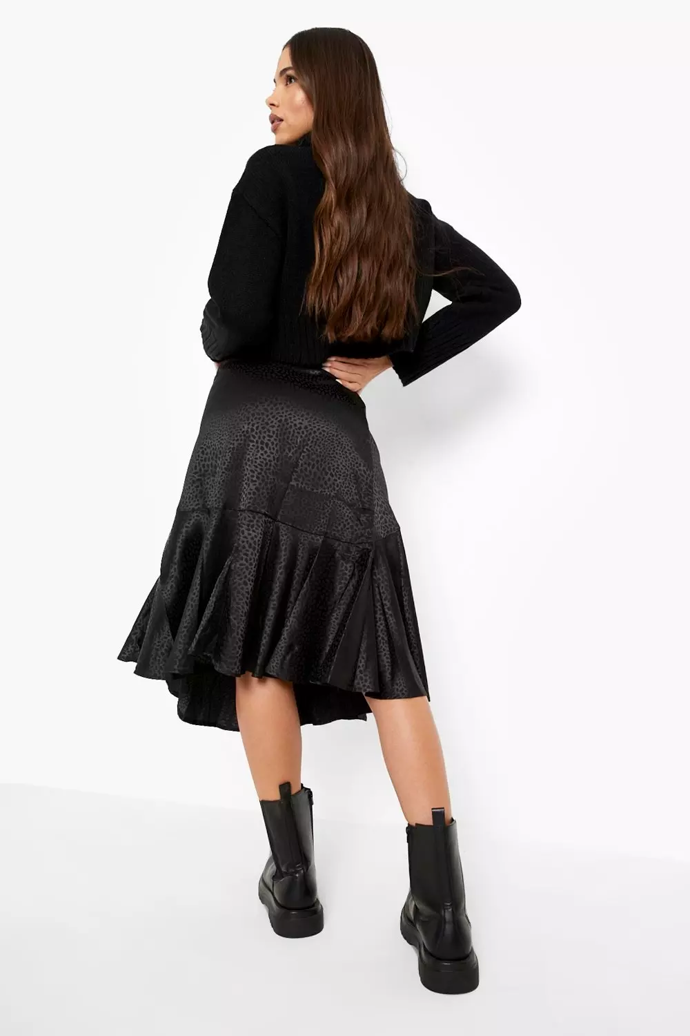 Coast black satin skirt hotsell