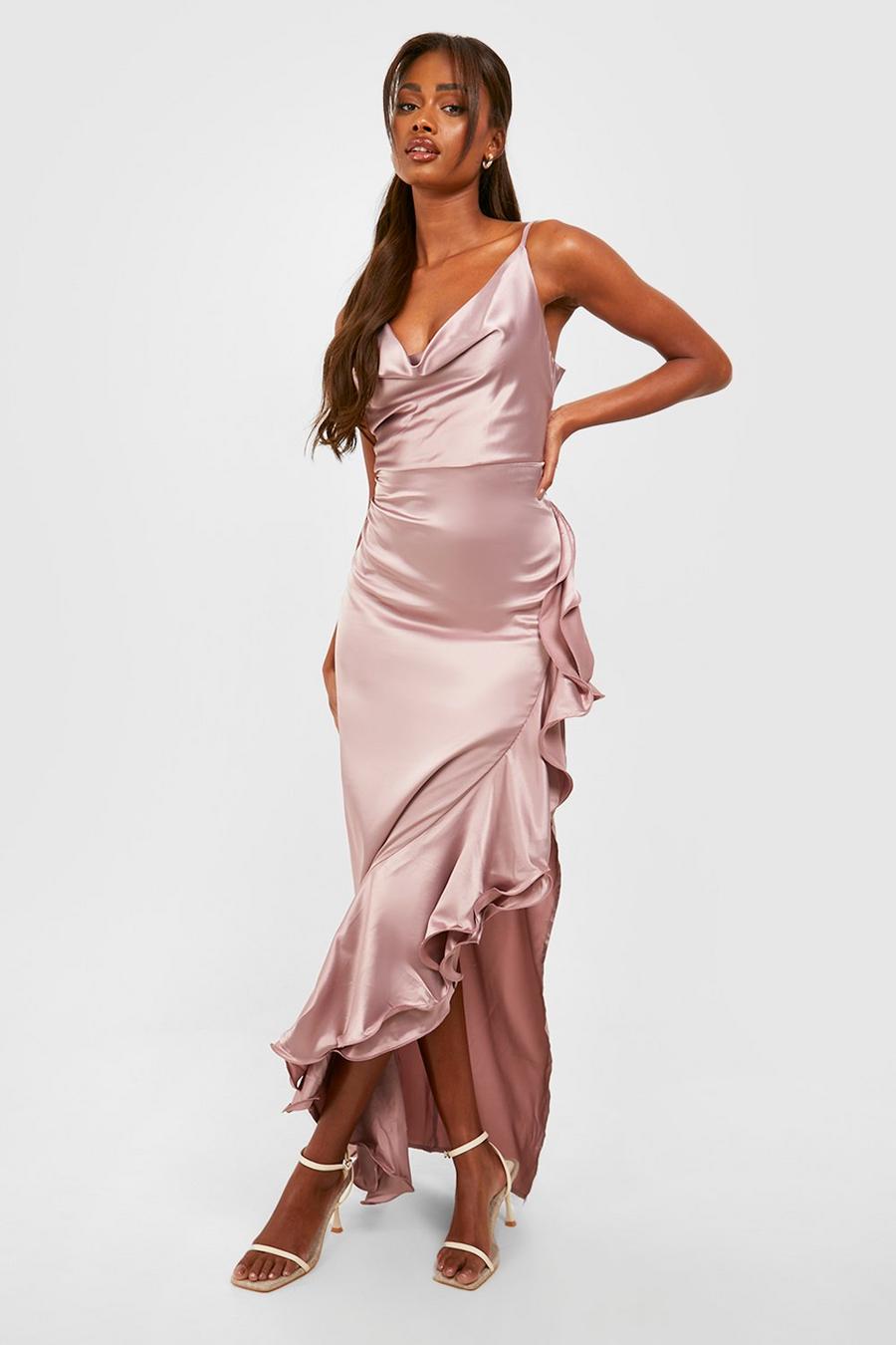 Blush שמלת סאטן מקסי עם מחשוף נשפך ומלמלה image number 1