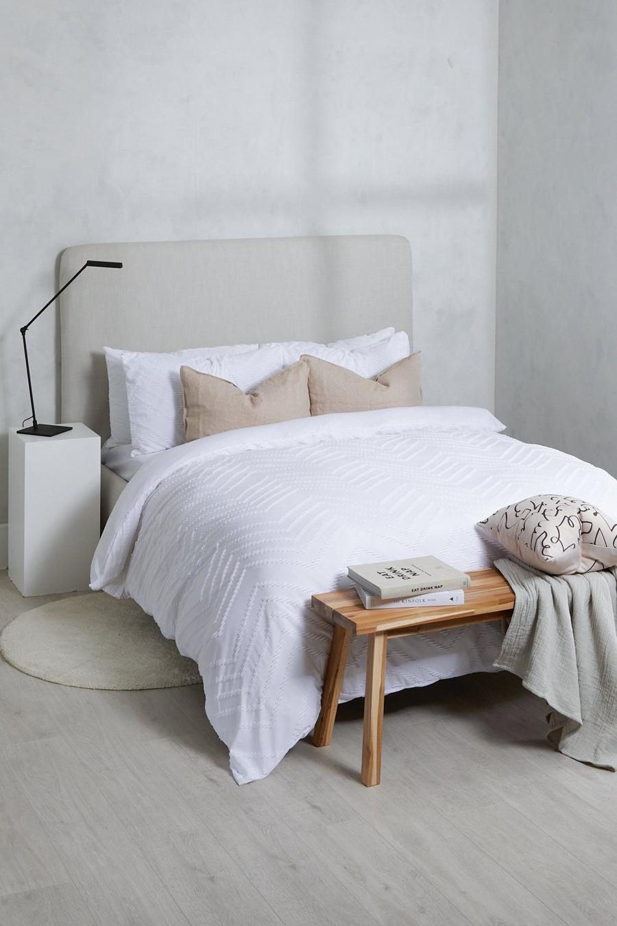 לבן סט כיסוי מיטה זוגי עם פרנזים בצורת סיטרואן  image number 1