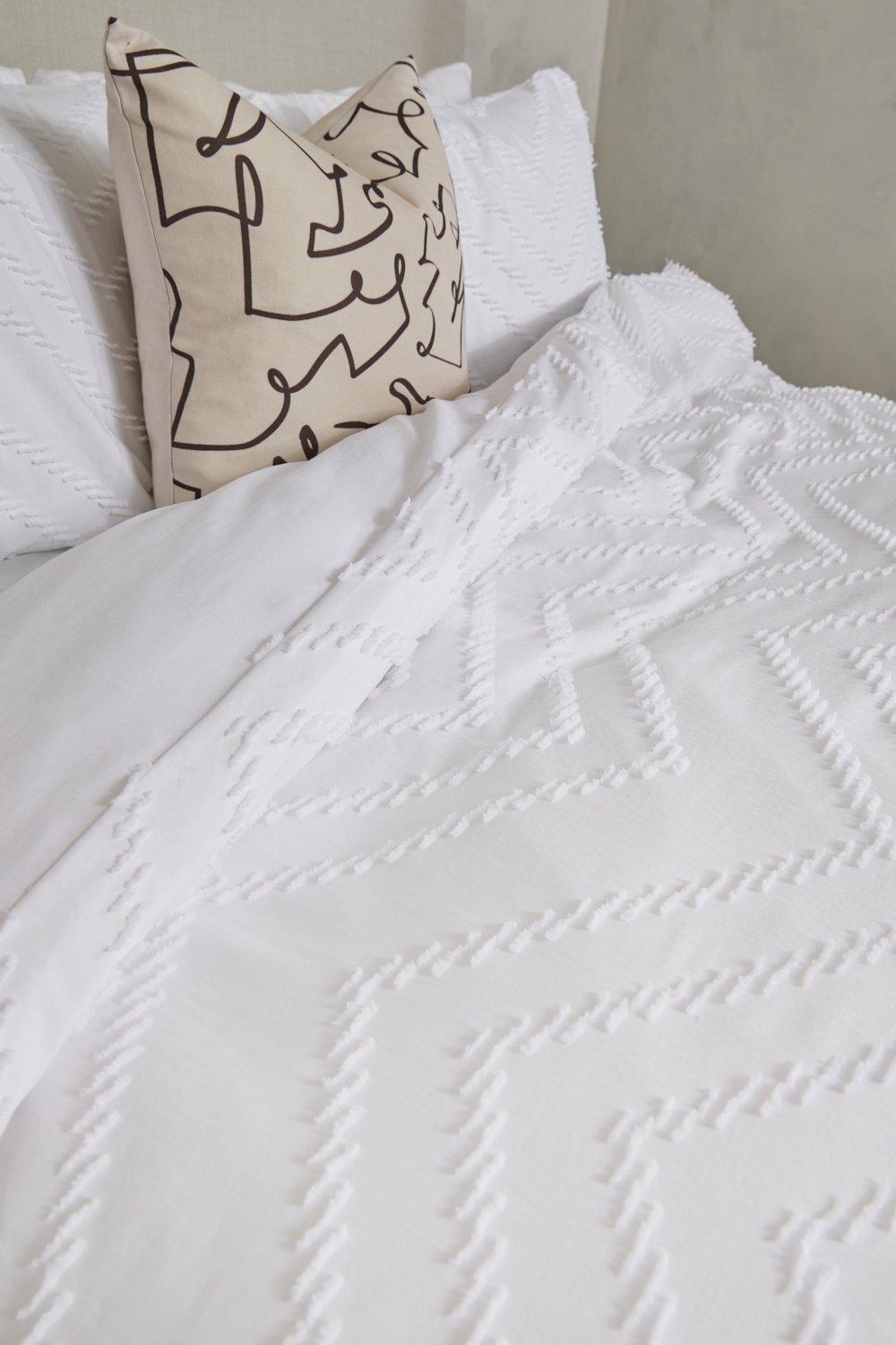 Zig deals Zag Duvet Cover, King, White