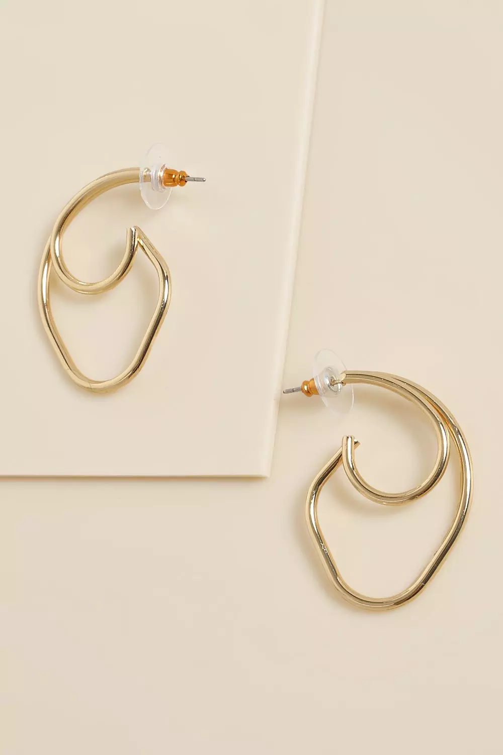 ピアス [BLACKMUSE] Glam gold tone wave wave Earrings Siren Muse Wave Large Hoop Earrings in 18k Gold Vermeil on