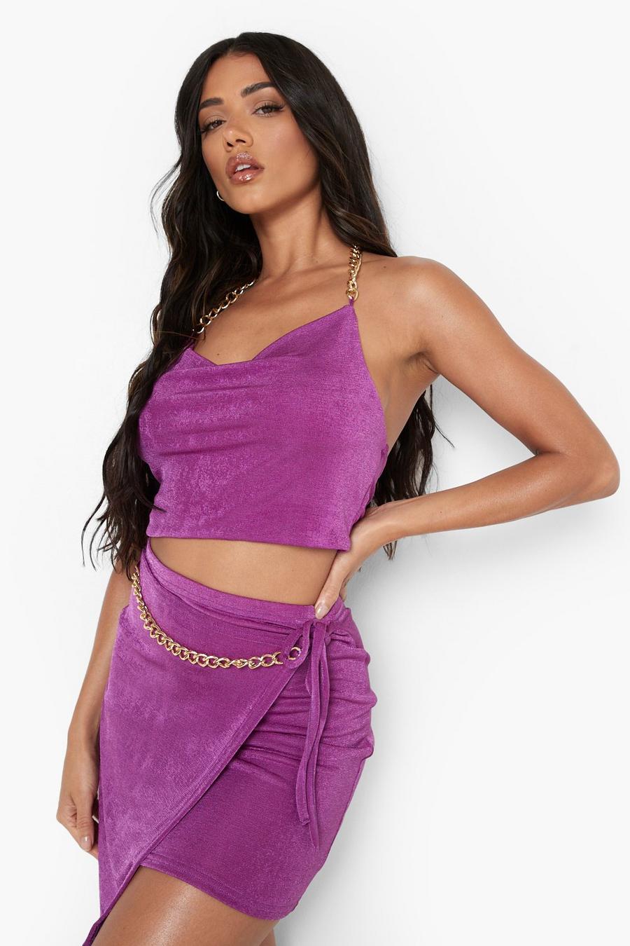 Minifalda cruzada y camisola texturizada ceñida con escote plisado y cadenas, Purple image number 1