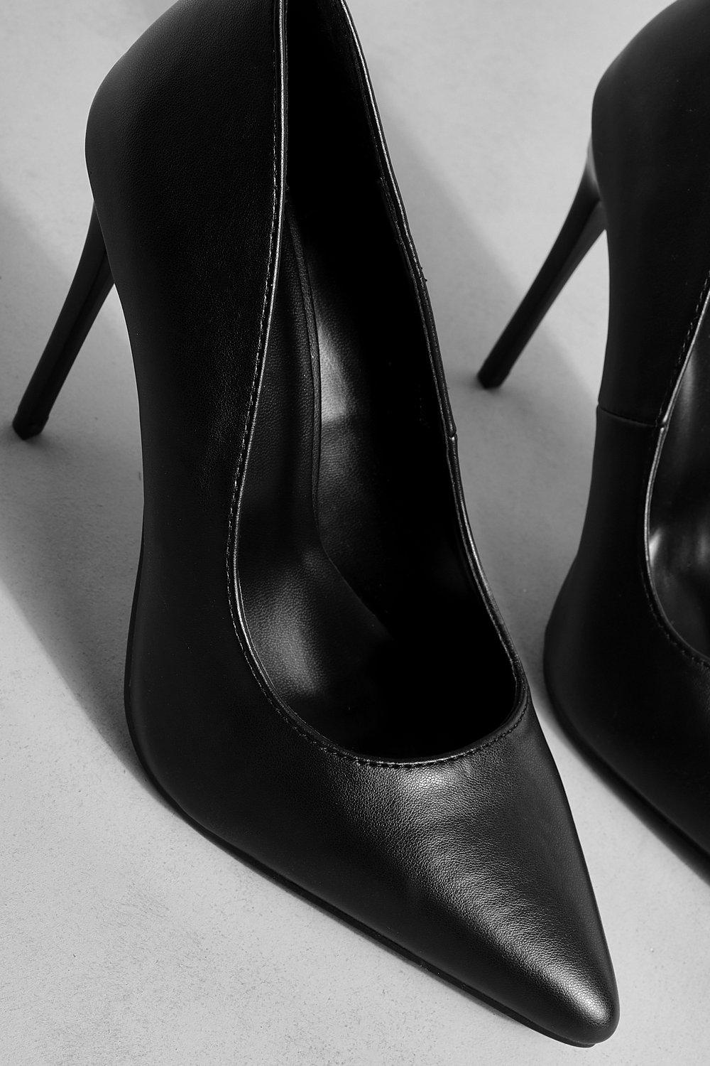 Wide shop black pumps