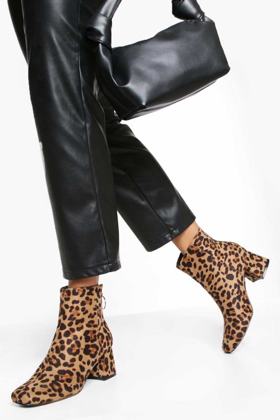 Botas de holgura ancha con tacón grueso y cremallera con estampado de leopardo, Leopard image number 1