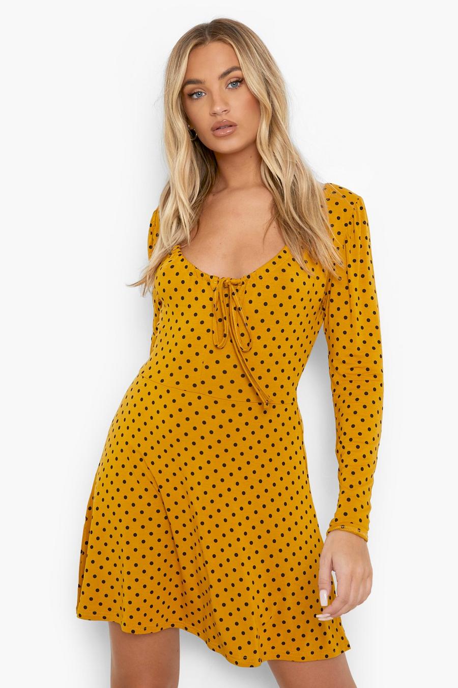 Mustard Prickig klänning med V-ringning image number 1