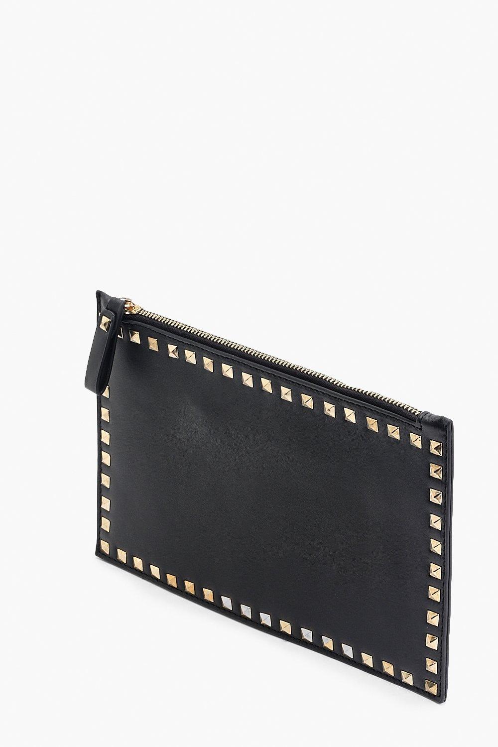 Pochette cloutée sale