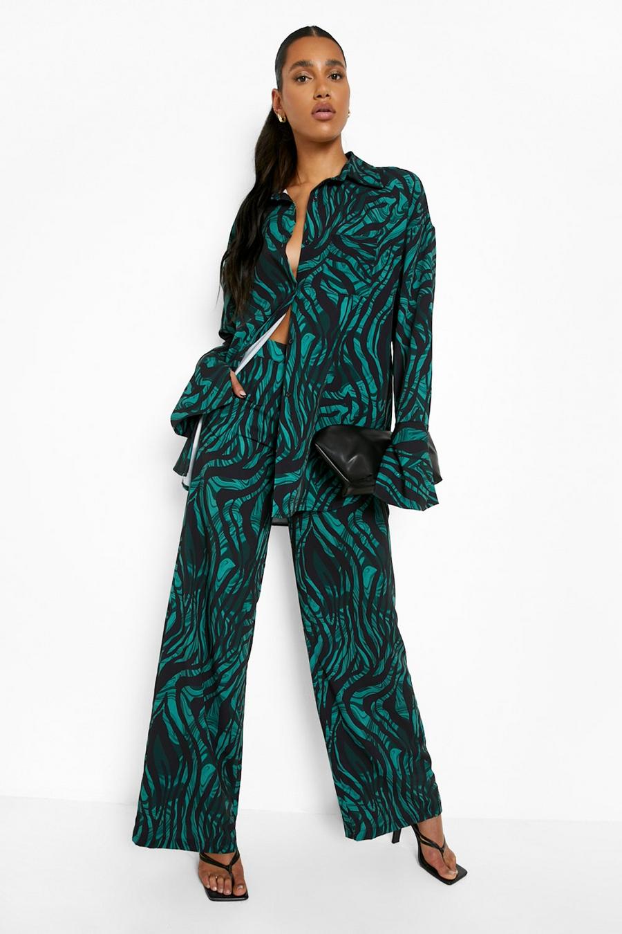 Pantalón de pernera ancha de raso mate con estampado de cebra, Emerald image number 1
